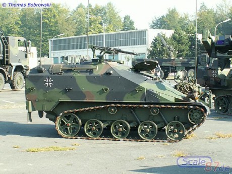 Esta es una nueva versión del popular vehículo ligero de cadenas Wiesel del ejercito alemán. Es el Wiesel 30