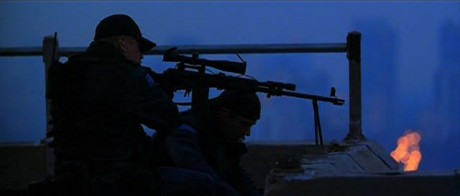 Compañeros,

En vista de las ganas de algunos (Elcafe, Wilcow, Vrakk, etc) por adivinar armas de películas 70