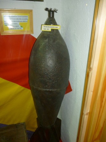  Buen corto !! pero hay una gran pega!! esos uniformes ni siquiera son españoles y esas escopetas de caza 11