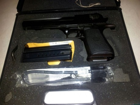Hola un amigo me pide que le ponga a la venta desért eagle la pistola la compro nueva y no tiene mucho 00