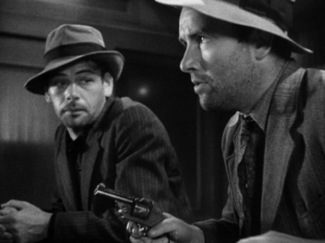 Compañeros,

En vista de las ganas de algunos (Elcafe, Wilcow, Vrakk, etc) por adivinar armas de películas 100