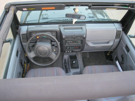vendo o cambio precioso wrangler por nissan navara o mitsubishi L200 ya que se me hace pequeño.
ningun 01