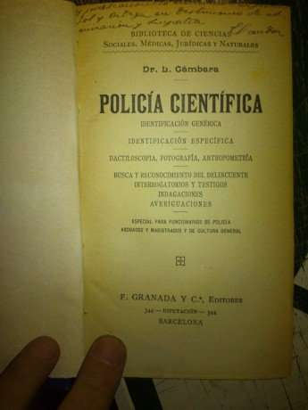 Hola, me encantan los libros antiguos, de historia, de ciencias sobre todo, biología, libros de naturalistas, 12