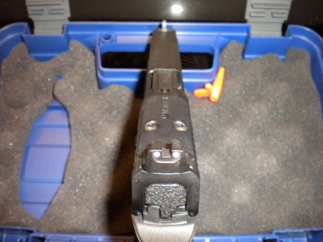 Pues eso, me estoy mirando esta monada:

https://www.smith-wesson.com/webapp/wcs/stores/servlet/Product4_750001_750051_814076_-1_757766_757752_757751_ProductDisplayErrorView_Y

https://www.borchers.es/competicion/ficha.php?cat=2&scat=6&olimit=0&id=1612

y 132