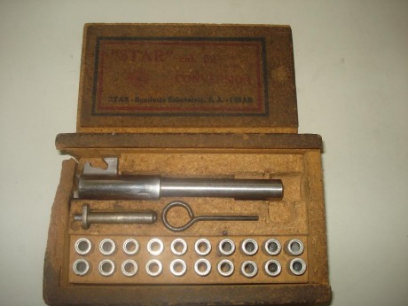 Dispongo de poca información, solo que mide aproximadamente 20 cm. y que en la caja que se ve en la foto 30