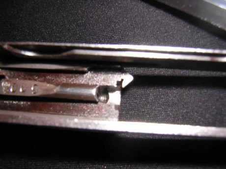Ésta, es un arma de coleccionismo. Tiene inutilización BOPE. Inutilizada por 3 taladros parte inferior 42