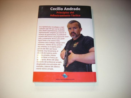 Hola!!!

Vendo libros y revistas varios sobre armas. 
Todos en perfecto estado. Guardados como colección.

Vendo 31