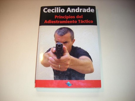 Hola!!!

Vendo libros y revistas varios sobre armas. 
Todos en perfecto estado. Guardados como colección.

Vendo 30