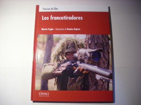 Hola!!!

Vendo libros y revistas varios sobre armas. 
Todos en perfecto estado. Guardados como colección.

Vendo 40