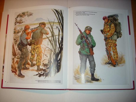 Hola!!!

Vendo libros y revistas varios sobre armas. 
Todos en perfecto estado. Guardados como colección.

Vendo 50