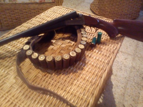Hola a todos, tengo en posesión una escopeta paralela marca Quillet, calibre 12/65, 850 kg de presión.
Lo 01