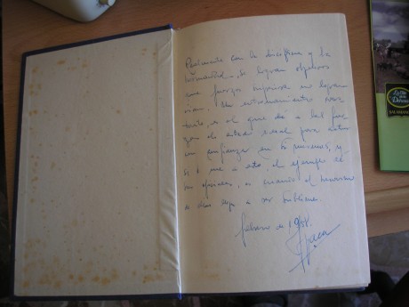 vendo 3 libros:
 a1010015.JPG 
este 15€ 

tambien vendo este, atencion hombres k, esta muy bien para tener 11