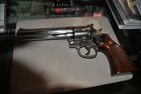 Vendo s&w 686 por no usar. Es del calibre 357 magnun pero como ya sabéis se puede utilizar el 38 especial. 02