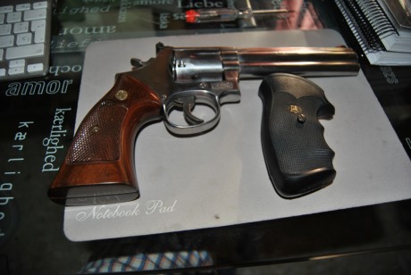 Vendo s&w 686 por no usar. Es del calibre 357 magnun pero como ya sabéis se puede utilizar el 38 especial. 01