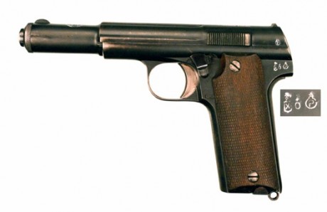 Hace unos días encontré por casualidad en una web extranjera un arma a la venta que hacía muchos años 71