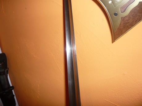 hola,a ver si alguien podria identificar esta bayoneta de cubo,yo la compre para una replica de un brown 11