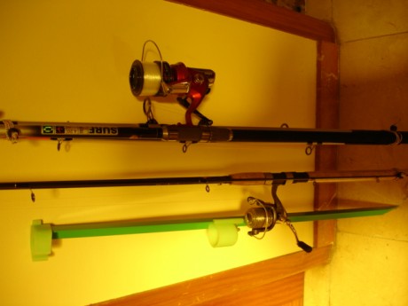 Vendo cañas de pesca con carretes y aparejos varios (bastantes), todo está “sin estrenar”, en Valencia. 02