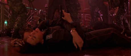 Compañeros,

En vista de las ganas de algunos (Elcafe, Wilcow, Vrakk, etc) por adivinar armas de películas 160