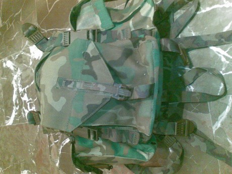 vendo esta mochila , solo estrenada muy practica y resistente. 20€ mas envio 00