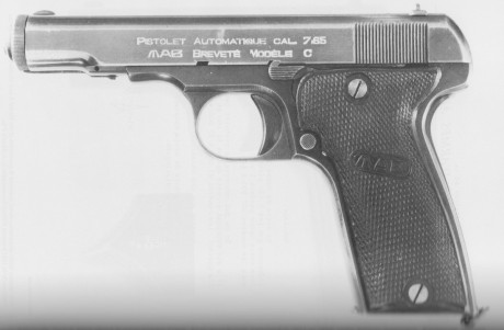 Hace unos días encontré por casualidad en una web extranjera un arma a la venta que hacía muchos años 20