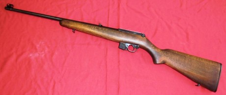 EN VENTA CARABINA BRNO CZ 581,  semiautomática, con un cargador de 8 y funda. Pieza de colección,  en 02