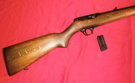 EN VENTA CARABINA BRNO CZ 581,  semiautomática, con un cargador de 8 y funda. Pieza de colección,  en 01