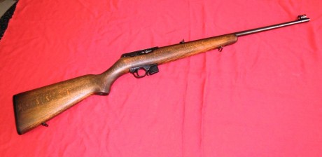 EN VENTA CARABINA BRNO CZ 581,  semiautomática, con un cargador de 8 y funda. Pieza de colección,  en 00