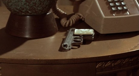 Compañeros,

En vista de las ganas de algunos (Elcafe, Wilcow, Vrakk, etc) por adivinar armas de películas 130