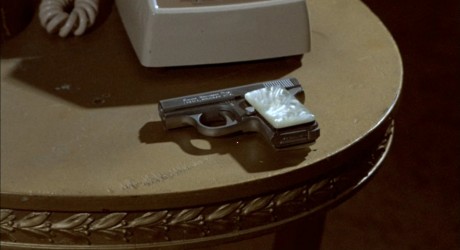 Compañeros,

En vista de las ganas de algunos (Elcafe, Wilcow, Vrakk, etc) por adivinar armas de películas 40