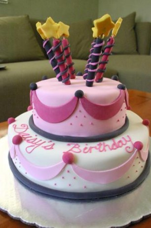 Felicidades a Charlieplast y Fiti326, por vuestros 46 y 35 cumpleaños respectivamente, que lo paséis genial 40