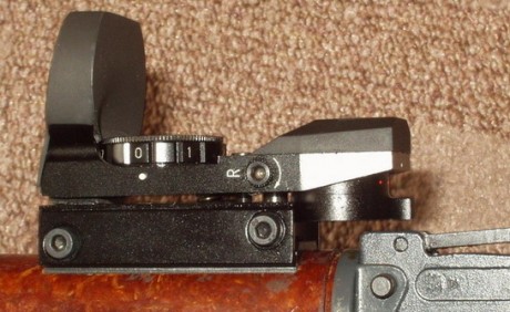 Saludos
Recientemente en algunas armerias de este pais se puede adquirir este modelo el Semopal Vz 58 70