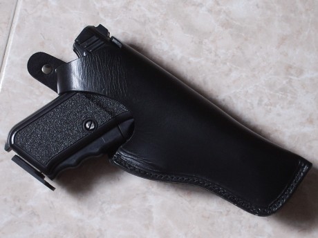 Hola a todos, pongo a la venta esta excelente funda de servicio de la casa Roal, para una BRNO CZ 75  20