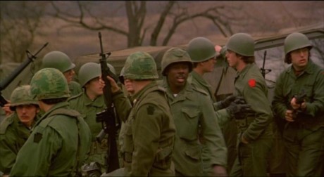 Compañeros,

En vista de las ganas de algunos (Elcafe, Wilcow, Vrakk, etc) por adivinar armas de películas 150