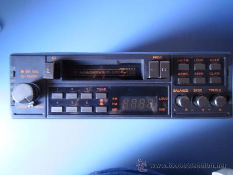 Compro radio, cd, ó cassete, de 12 voltios de lo mas sencillo para mi coche, pues se me ha estropeado 30