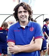 Además de buena persona, buen padre y mejor amigo.

 http://www.marca.com/2013/10/14/futbol/futbol_femenino/1381770801.html?a=d2b6df3162d55c280df0c7d60dbf42e7&t=1381910555 00