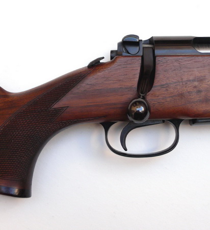 Hola compañeros. Recientemente mi suegro se ha agenciado un mauser modelo 77 y megustaria saber si alguien 120