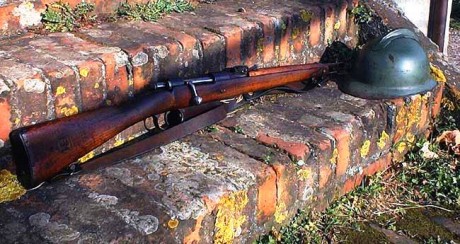 Hace unos días encontré por casualidad en una web extranjera un arma a la venta que hacía muchos años 50
