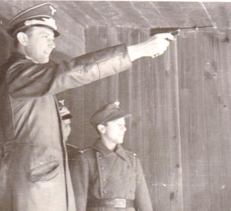 Hace unos días encontré por casualidad en una web extranjera un arma a la venta que hacía muchos años 60