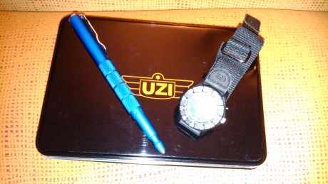 ¡ Hola !
Esta mañana he recibido el KA-BAR que he tenido la suerte de que me tocara en el sorteo, la verdad 30