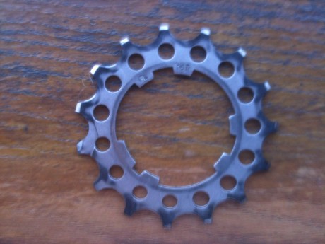 Bueno, esta vez no doy la lata con mis armas, la daré con mi bicicleta  :?  y con el oxido o lo que sea 00