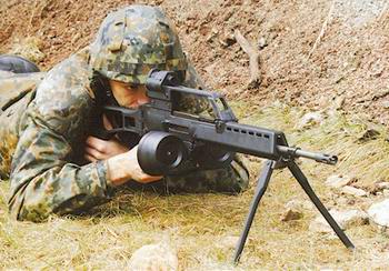 Da igual que sean del Ejército Español, del CNP, de unidades extranjeras o películas de cine.

Me biene 61
