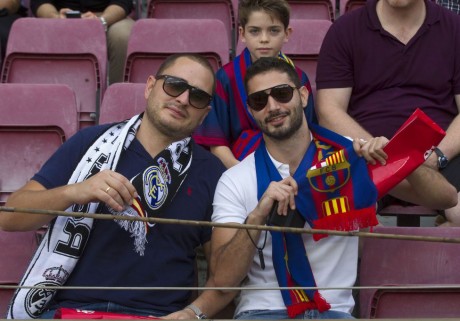 Mi pronóstico:
Barsa 3
R. Madrid 2
(A Messi se lo carga Pepe, a Neymar lo parte en dos Arbeloa, a Pedrito 100