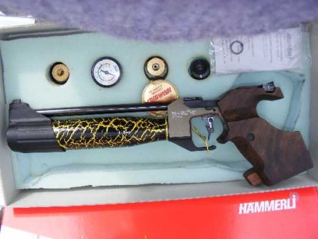Oportunidad  iniciacion aire precision : magnifica y  singular Helvetica 480 manufactura Hammerli cal 02
