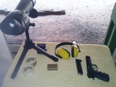 Hola, me gustaría que alguien me echara una mano para elegir un arma del 22 o de 9 mm. Ya que tengo la 110
