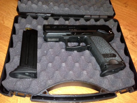 Vendo nuevisima y poco usada, menos de 100 disparos, pistola HK USP Compact, calibre 9mm
Está como se 02