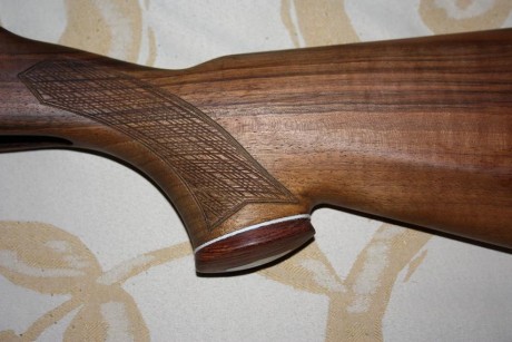 Estoy procediendo a la restauración de las maderas de un rifle BSA y quería quitarle, antes de proceder 01
