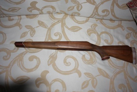 Estoy procediendo a la restauración de las maderas de un rifle BSA y quería quitarle, antes de proceder 00