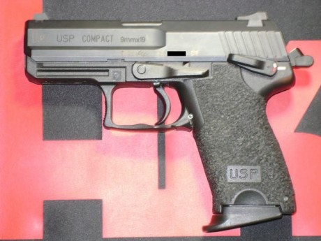 ¿Alguien se ha animado a hacerle este picado a su pistola?

¿Dónde lo ha hecho?

Gracias. 01
