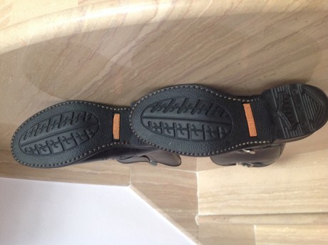 Pongo en venta botas nuevas a estrenar de la marca HARLEY DAVIDSON, hechas en piel.
Para mujer talla 37.

Precio 00