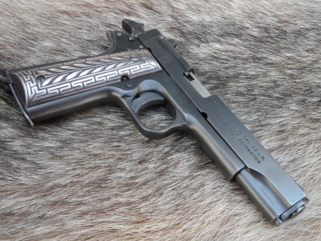 Hace unos días encontré por casualidad en una web extranjera un arma a la venta que hacía muchos años 140